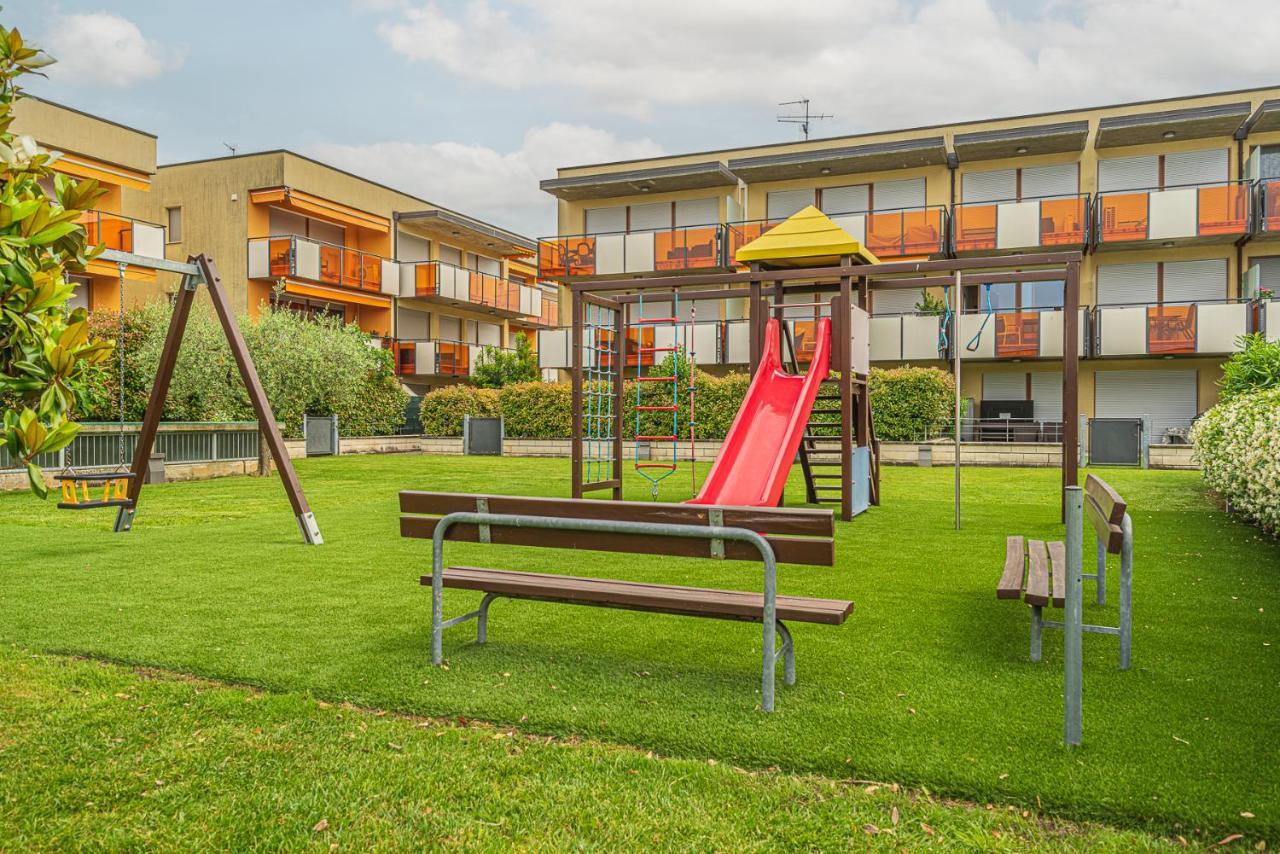 Hygge Family Apartment - One Step Away From The Lake!!! Sirmione Ngoại thất bức ảnh