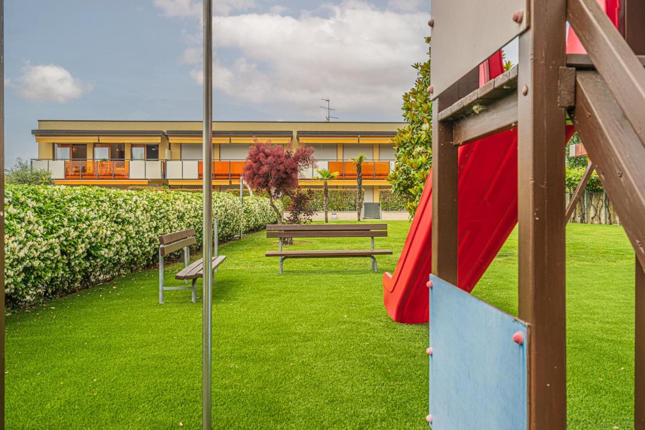 Hygge Family Apartment - One Step Away From The Lake!!! Sirmione Ngoại thất bức ảnh